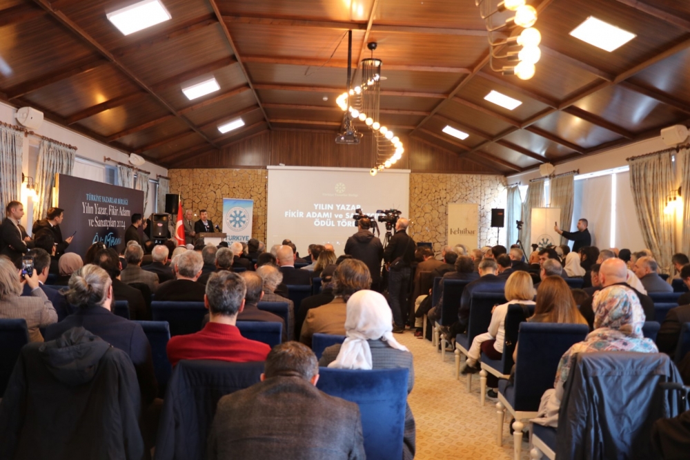 2024 Yılının Yazar, Fikir Adamı ve Sanatçıları Ödül Töreni galerisi resim 10