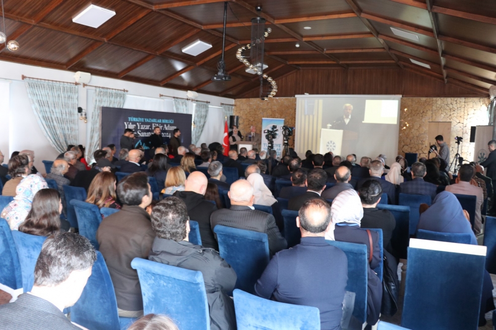 2024 Yılının Yazar, Fikir Adamı ve Sanatçıları Ödül Töreni galerisi resim 3