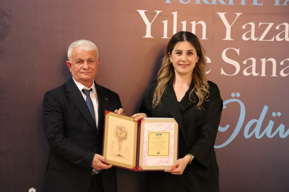 2024 Yılının Yazar, Fikir Adamı ve Sanatçıları Ödül Töreni galerisi resim 33