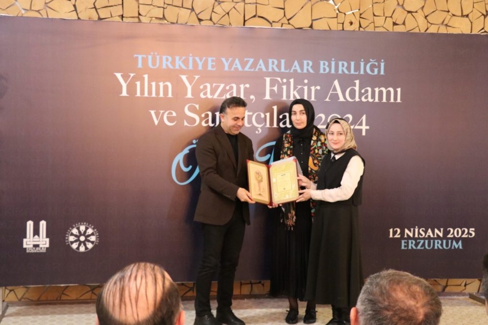 2024 Yılının Yazar, Fikir Adamı ve Sanatçıları Ödül Töreni galerisi resim 46
