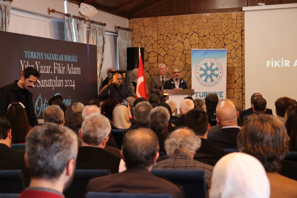 2024 Yılının Yazar, Fikir Adamı ve Sanatçıları Ödül Töreni galerisi resim 7
