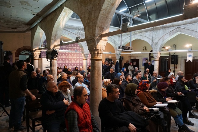 10. İstanbul Edebiyat Festivali Beşinci Gününde Hikâyeyi, Medyayı ve Muhtelif Türlerin Yazarlığını Konuştu