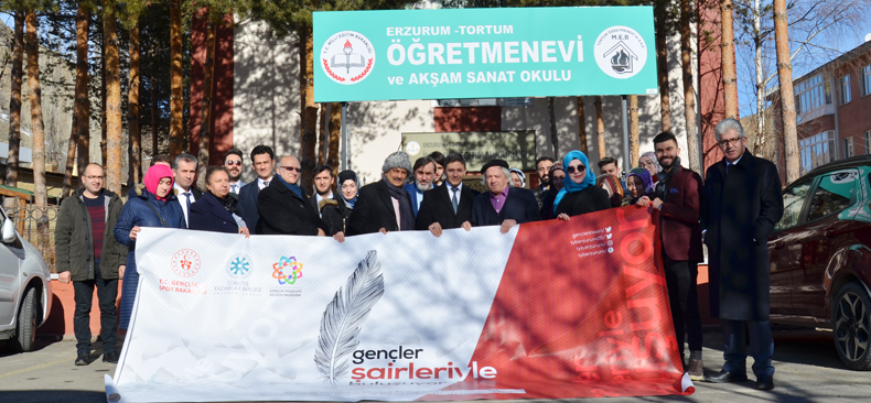 Gençler, Şairleriyle Buluştu