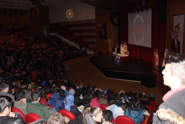 Eğitim-Bir Sen ve Genç Memur Sen’den Yazar- Öğrenci Buluşmaları Konferansı