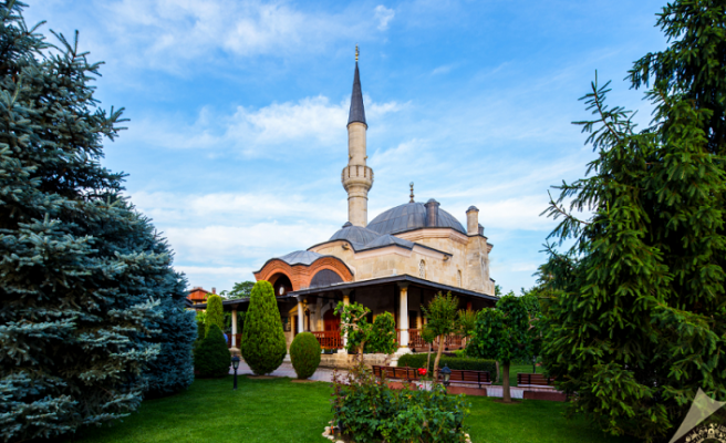 Bir 'cennet bahçesi' gibi Darül Hadis Camii