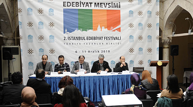 Edebiyat mevsimi şiirle açıldı