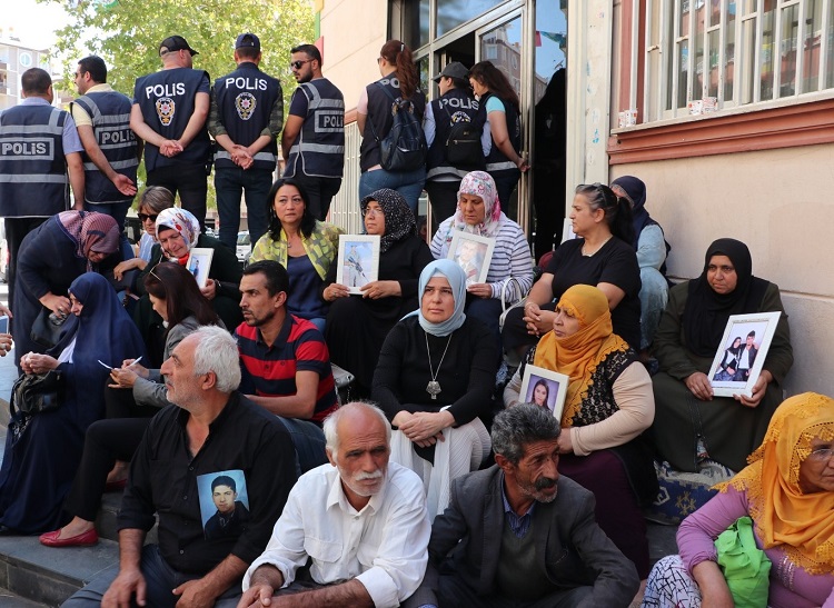 TYB İstanbul'dan Diyarbakır Annelerine Ziyaret