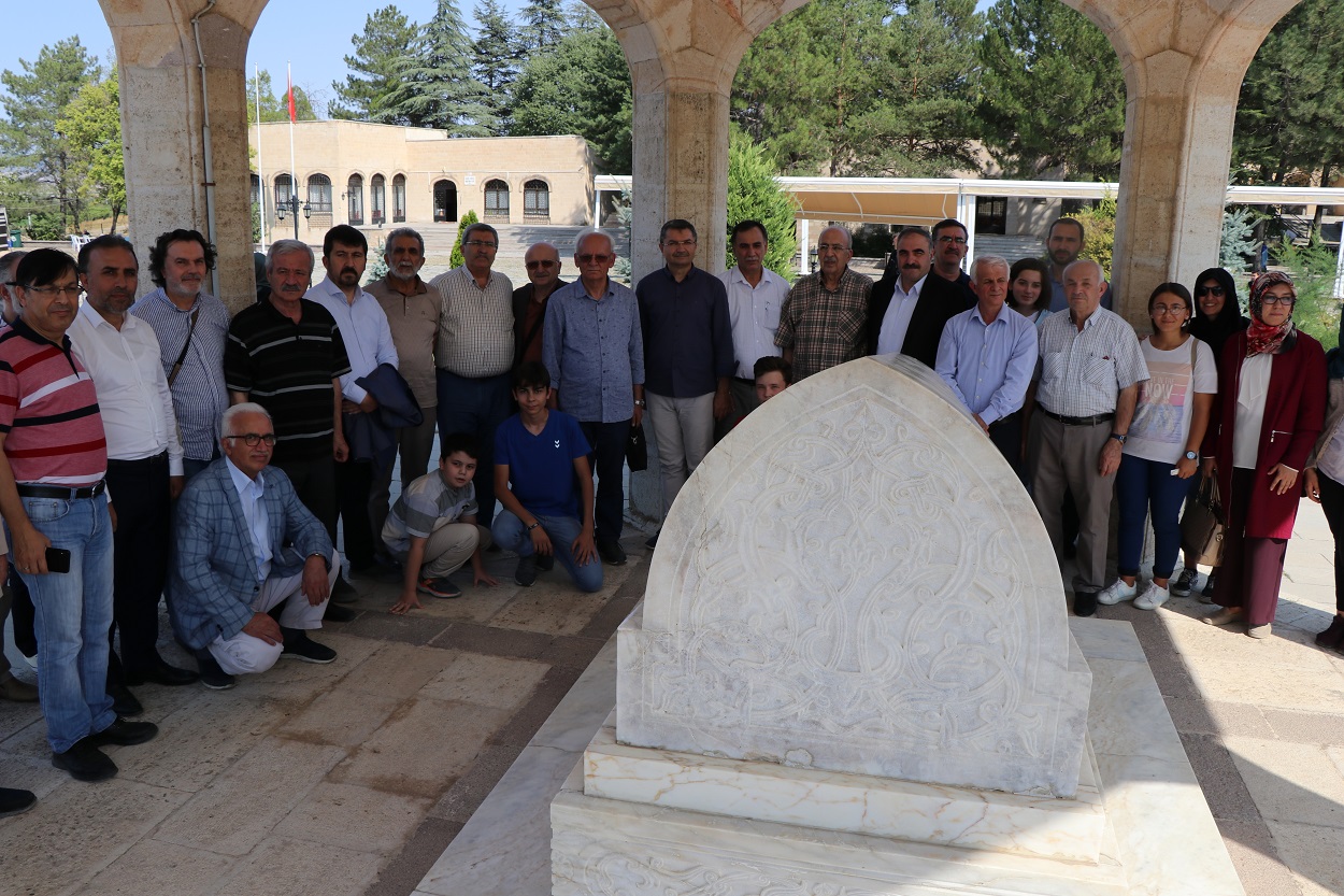 Yunus Emre Türkiye Yazarlar Birliği Tarafından Kabri Başında Anıldı