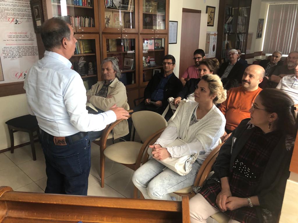 “Mizah Zayıfın Silahıdır”