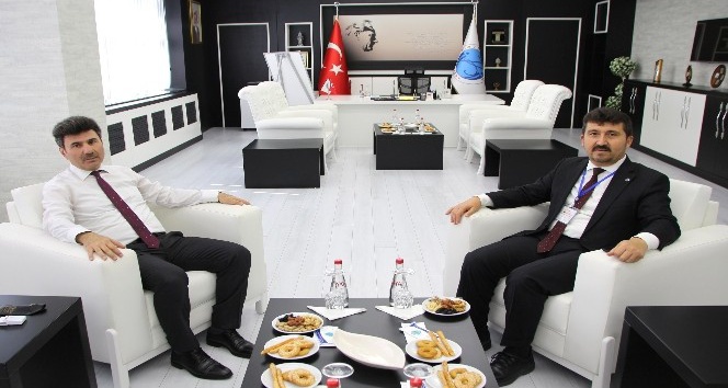 Genel Başkan Arıcan, Rektör Karacoşkun ile bir araya geldi