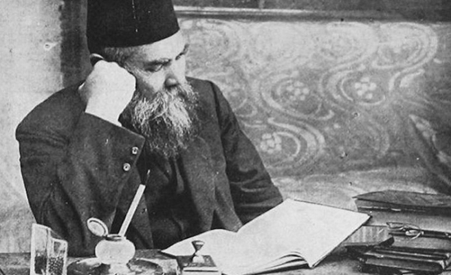 Türk halkına romanı sevdiren yazar: Ahmet Mithat Efendi