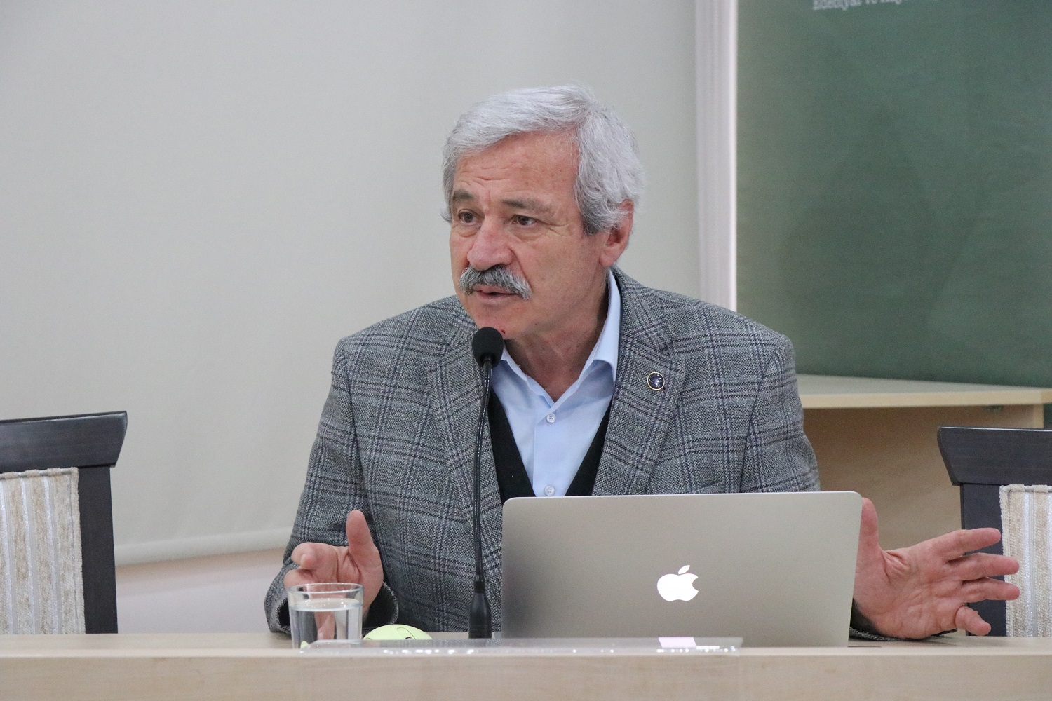 Yazar Okulu "D. Mehmet Doğan ile Yazı Atölyesi" başladı