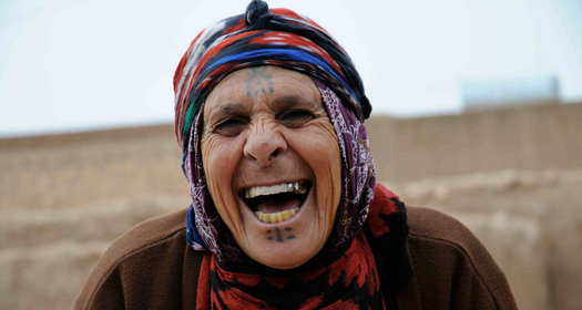 İzmir Şubesinde "ANLAT BANA-DÖVMELER / AĞITLAR / HİKAYELER" Üç Dilde Belgesel Film Gösterimi