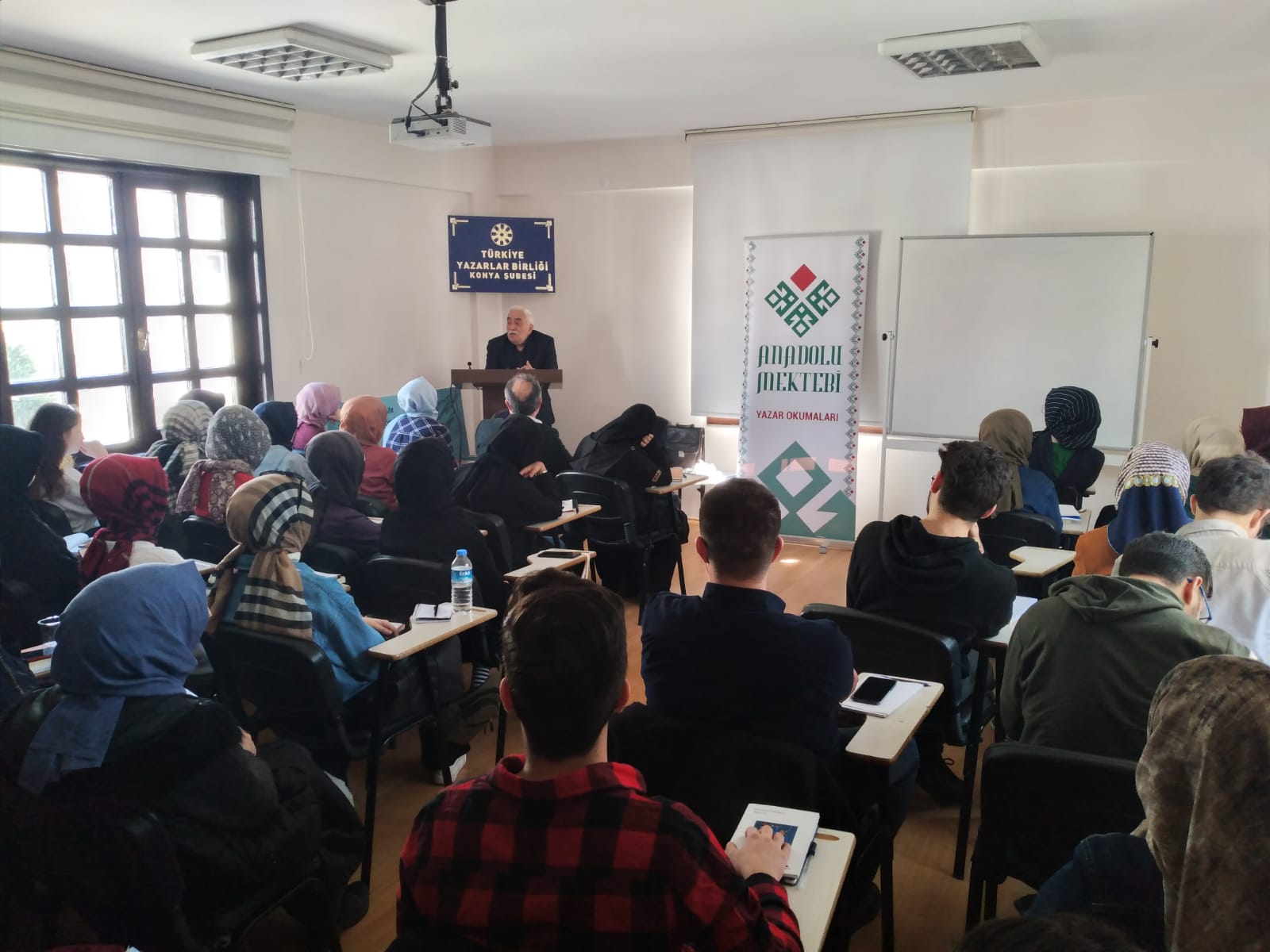 Yazarlık Atölyesine Çevrimiçi Derslerle Devam Edilecek