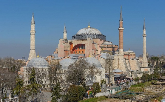 Ayasofya’daki levhalar ve kitabeler