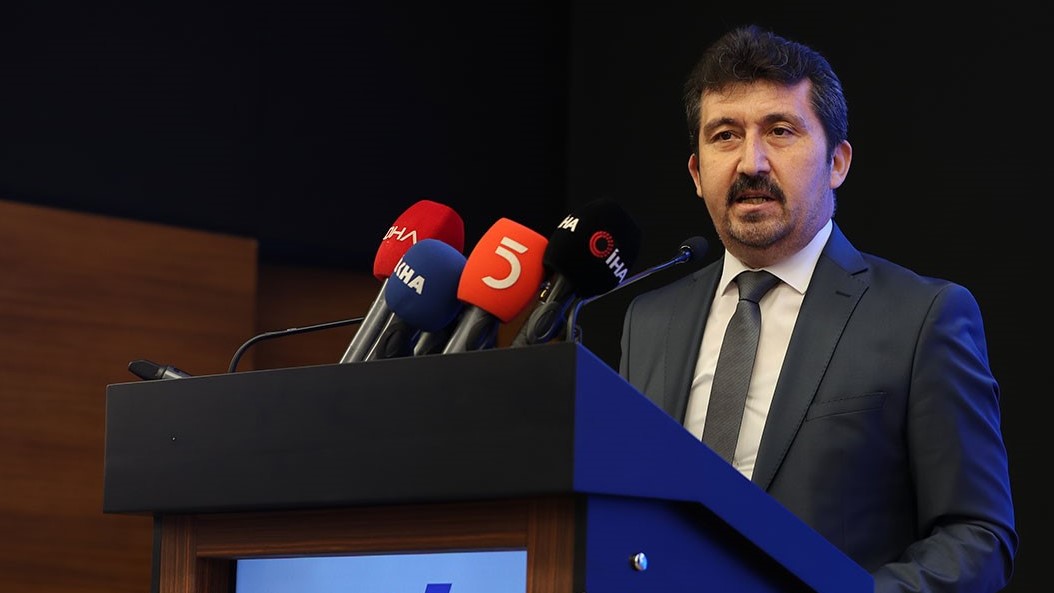 “Varlık âlemine adalet ve merhametli olmalıyız”