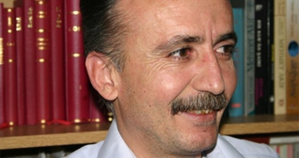 Şair olamazsan poetika yaz, kayıtlara geç