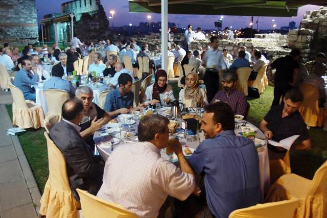 TYB İftarına Yoğun Katılım