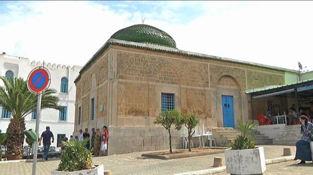 İznik işi çiniler o tarihi eserleri süslüyor