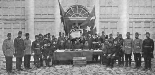 Jönleri en iyi yine bir Jön Türk anlatır