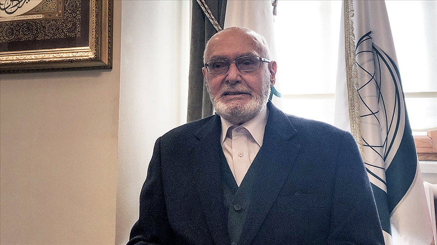 Yazar ve akademisyen Prof. Dr. Ali Özek vefat etti