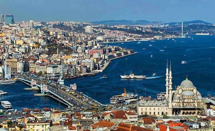 Beş şehrin hikâyesinde dolaşmak, aziz İstanbul’da yaşamak