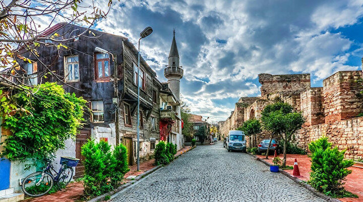 Bir Mektep Olarak Mahalle