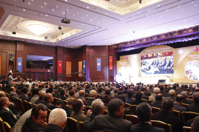 İnsan, Allah’ın sanatının seyircisi değildir