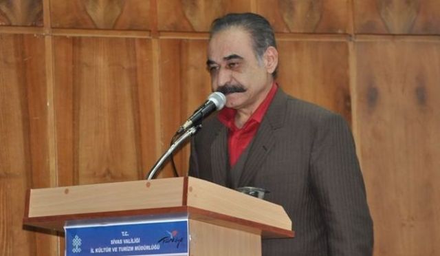 Berat Demirci denemelerinde de şairdir