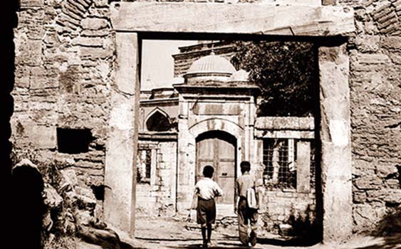 Kapıları ezanla açılıp ezanla kapanan şehir