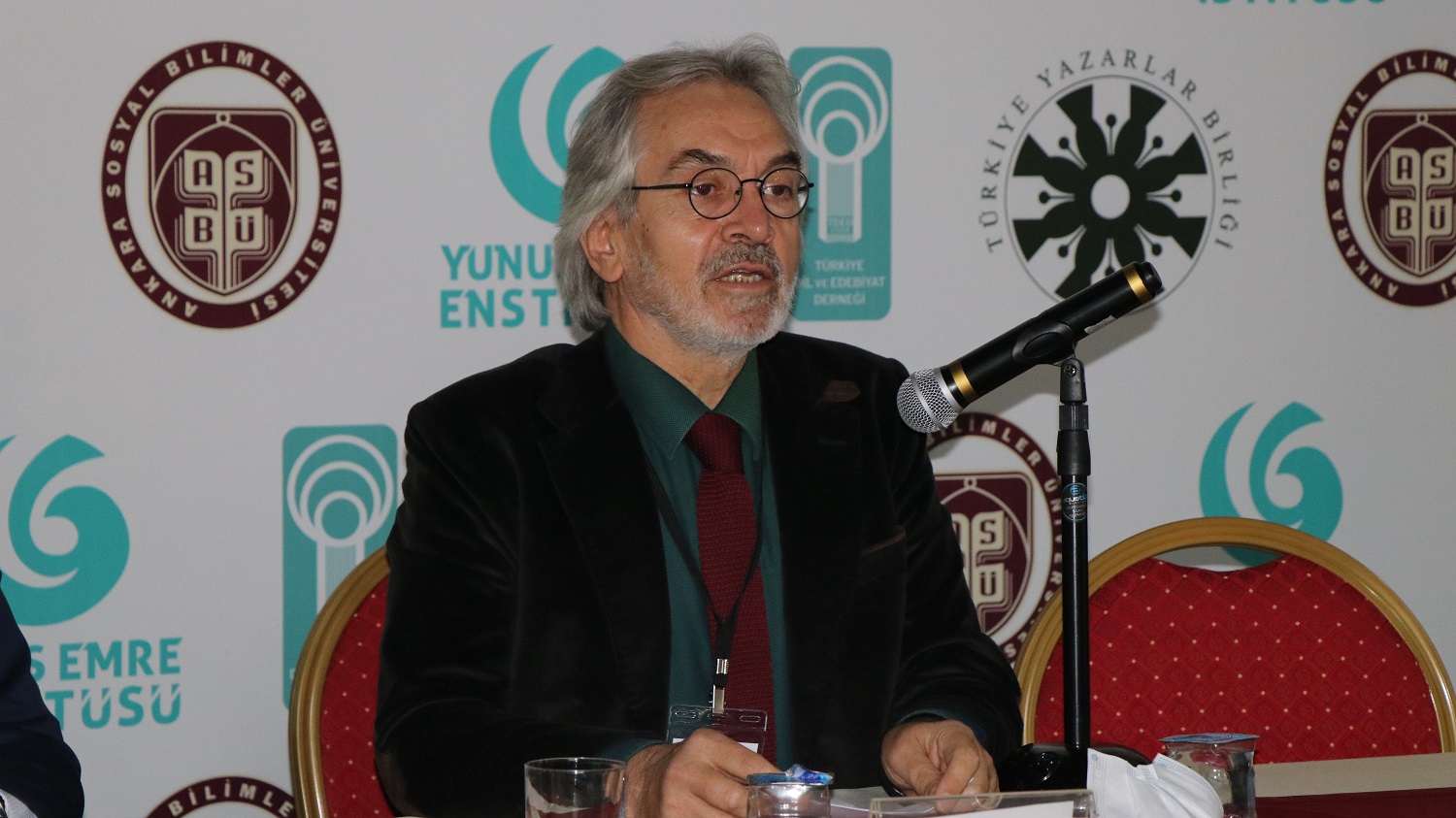 İskender Pala: Türkiye Türkçesi Dünya Türklüğünün ortak iletişim dili olmalıdır