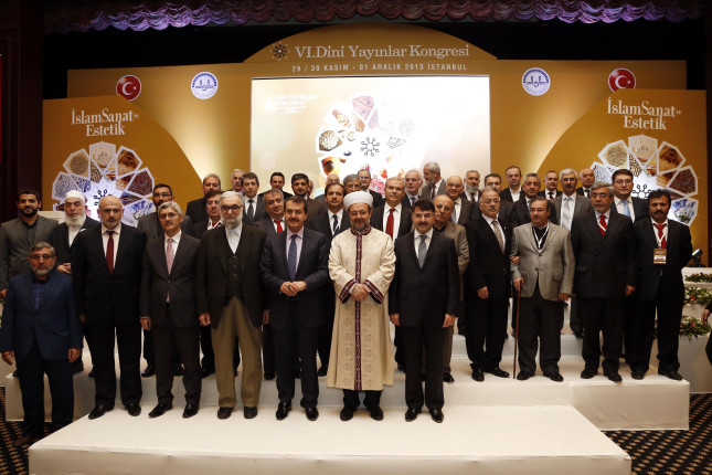 Bizde sanatçı hakikatin habercisidir