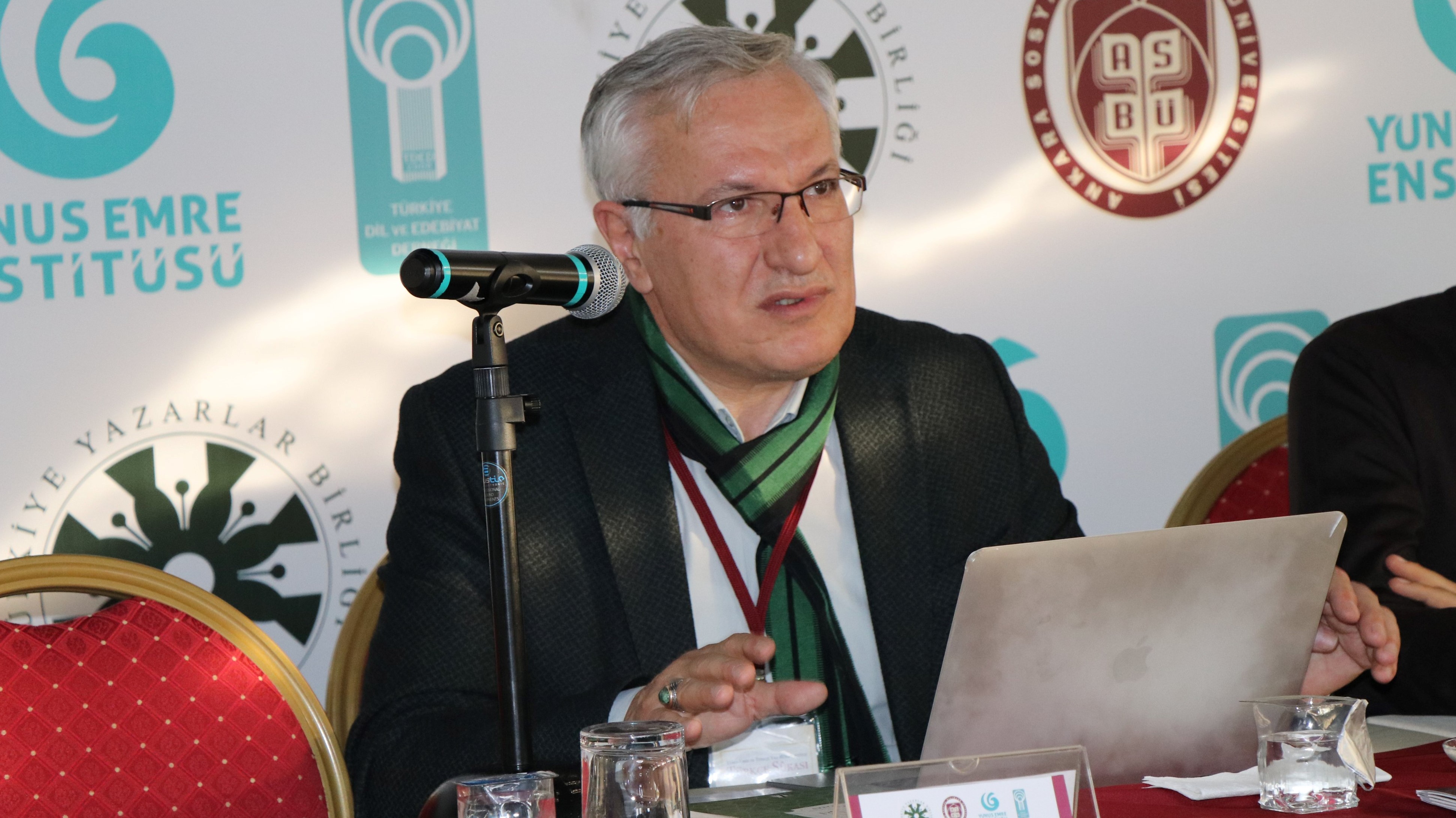 Prof. Dr. Turan Karataş: Edebiyat terimleri meselesi