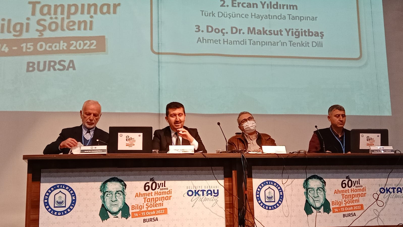 Bursa'da "60 Yıl Sonra Ahmet Hamdi Tanpınar Bilgi Şöleni" başladı