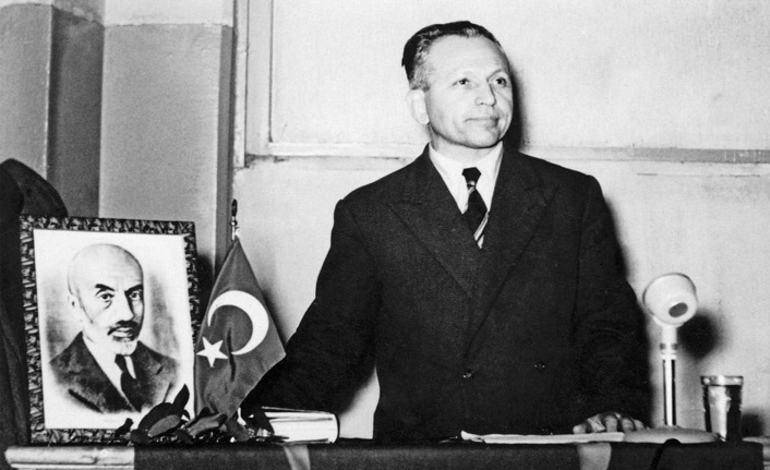 Nurettin Topçu “din adamlarını” sevmez miydi?