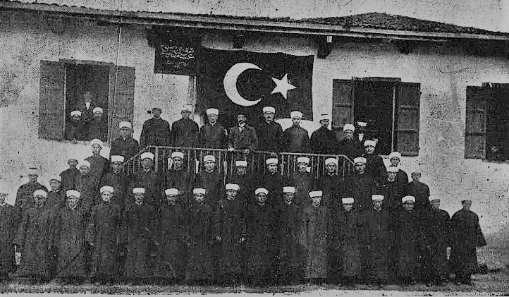 Dârü’l-hilâfeti’l-aliyye Medresesinde Merkez-Taşra Yapılanması