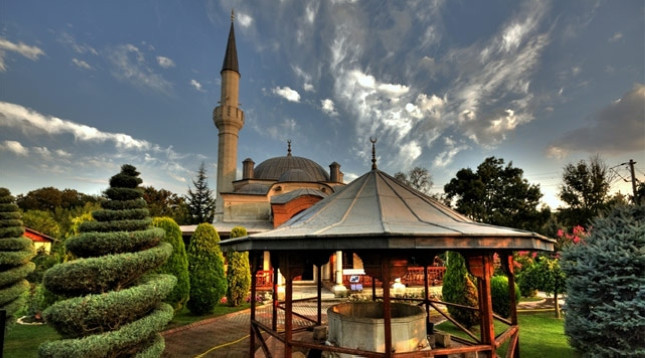 Bir 'cennet bahçesi' gibi Dar-ül Hadis Camii