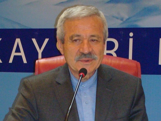 ‘Erciyes Yazarlar Zirvesi’’nde “Romanlarda Anadolu” ve “Anadolu’da Roman”