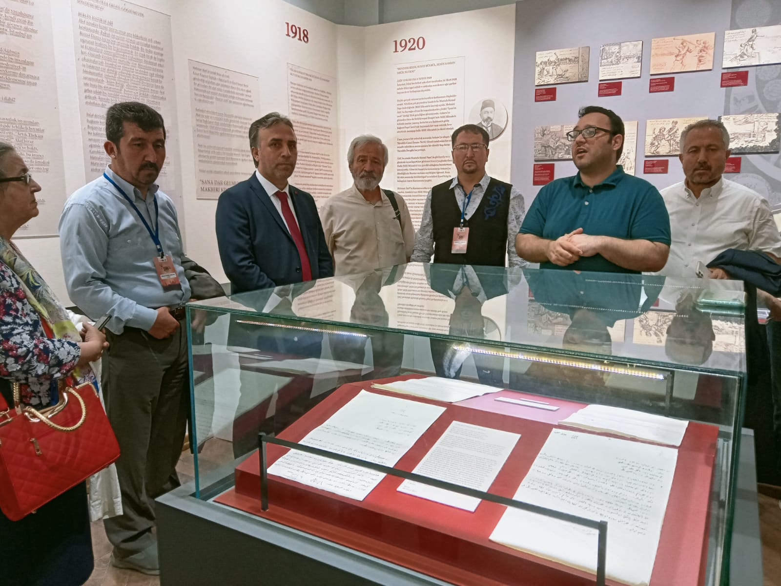 Dünya şairleri Mehmet Akif Ersoy Müze Evini ziyaret etti