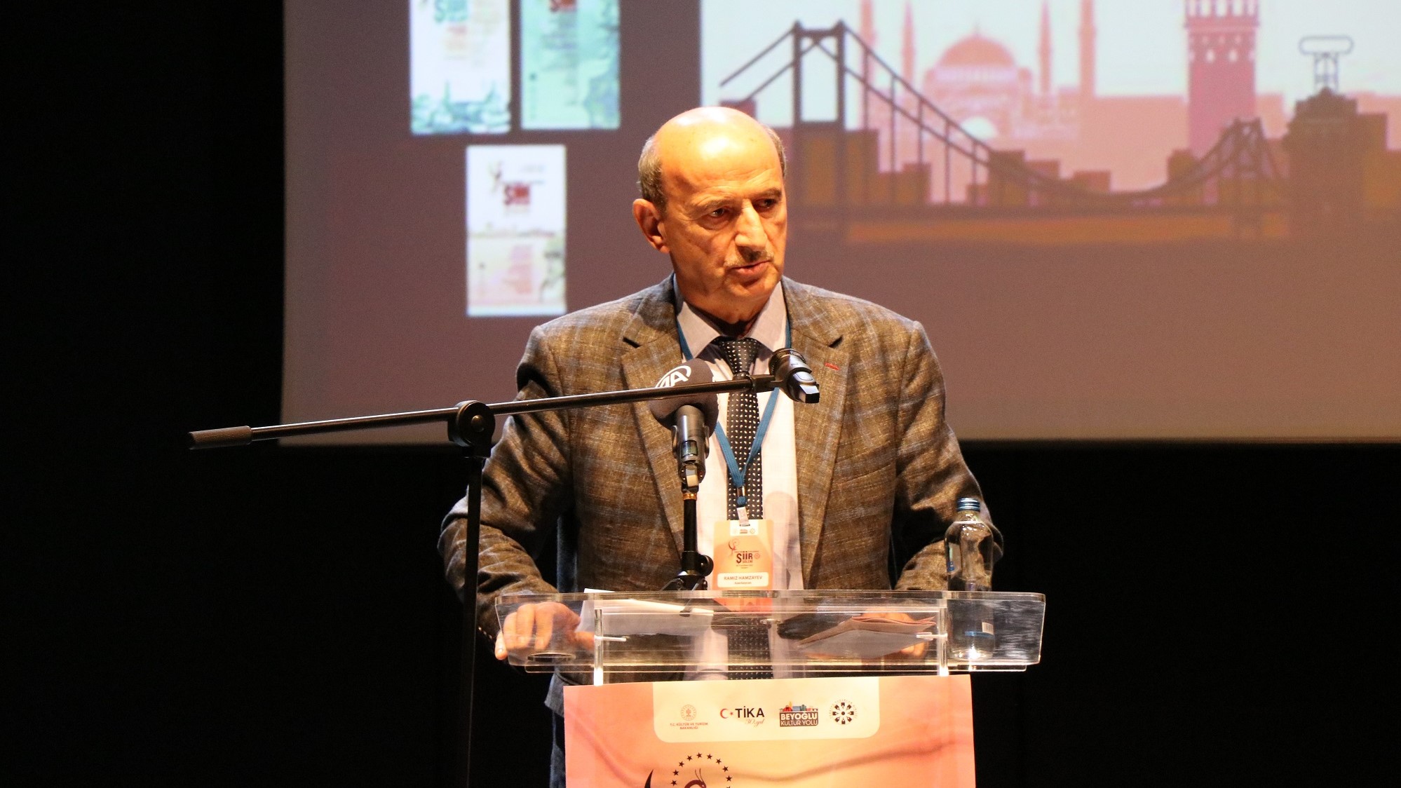 Ramiz Gusarçaylı: "Azerbaycan Bayrağı" Şiirimi İstanbul’da Seslendirdiğim için Gurur Duydum