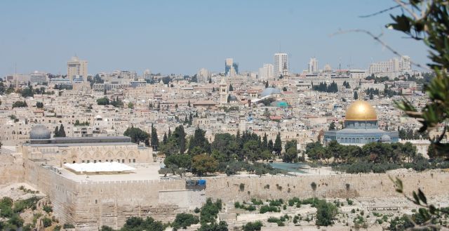 Kudüs masumdur... Kudüs nazlı... Kudüs...