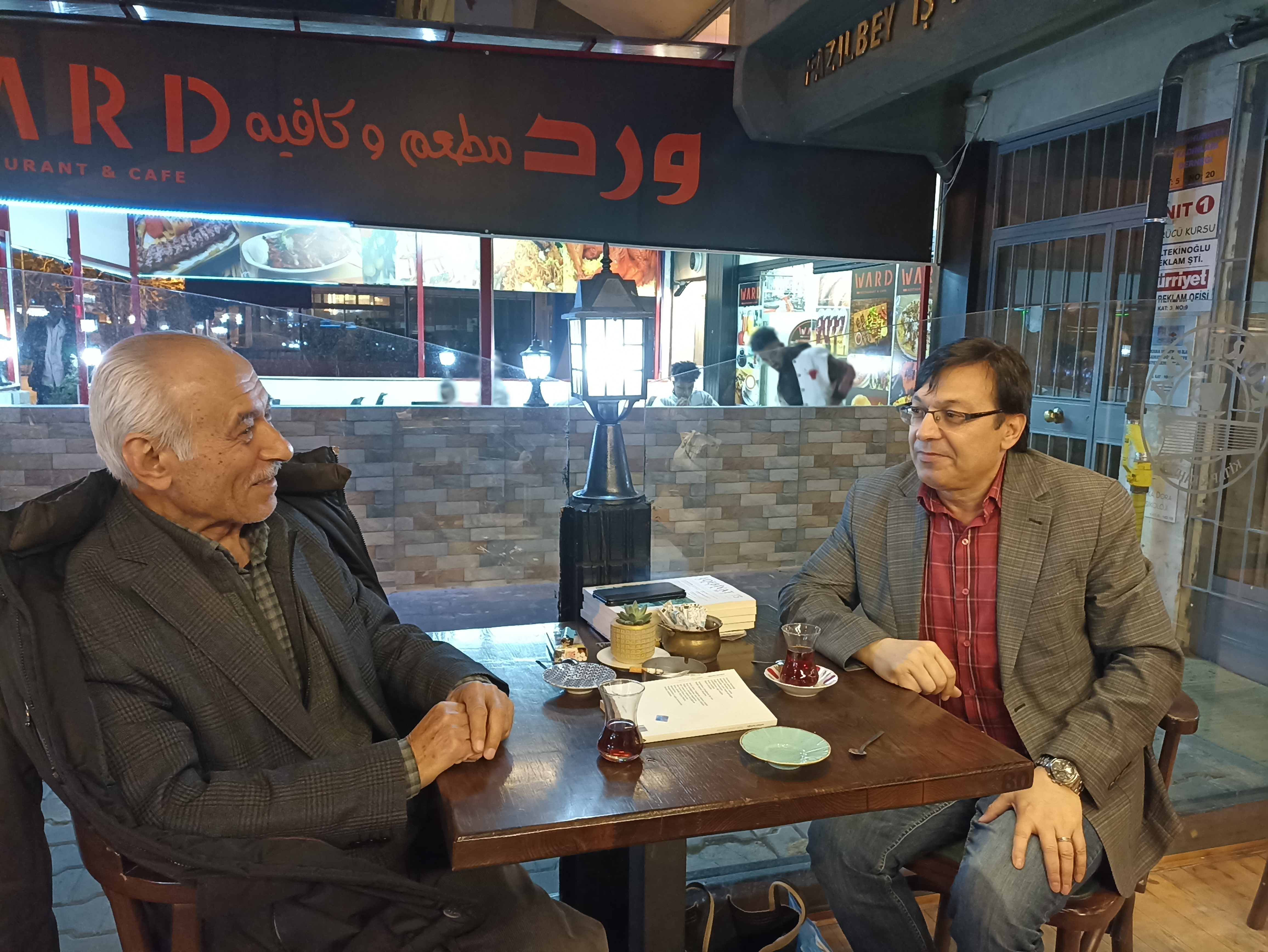 Necmettin Turinay:: "YAZI RUTİNİN BİR TEKRARINA DEĞİL, HER AN YENİ BİR YARATMAYA DAYANIR"