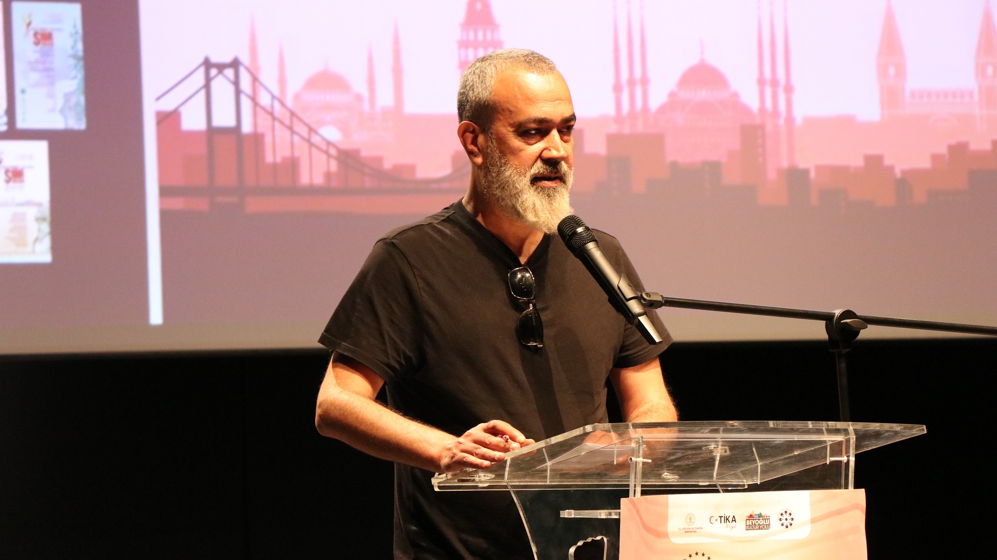 Mehmet Aycı: Dijital Mecra ve Şiirin Anonimleşmesi