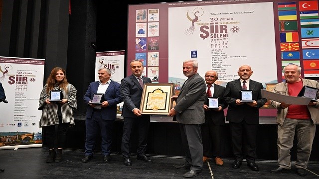 Bursa'da "Türkçenin Uluslararası Şiir Şöleni" düzenlendi
