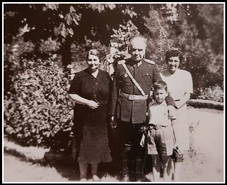 Mareşal Feyzi Çakmak’ın Eşi ve Yunus Emre