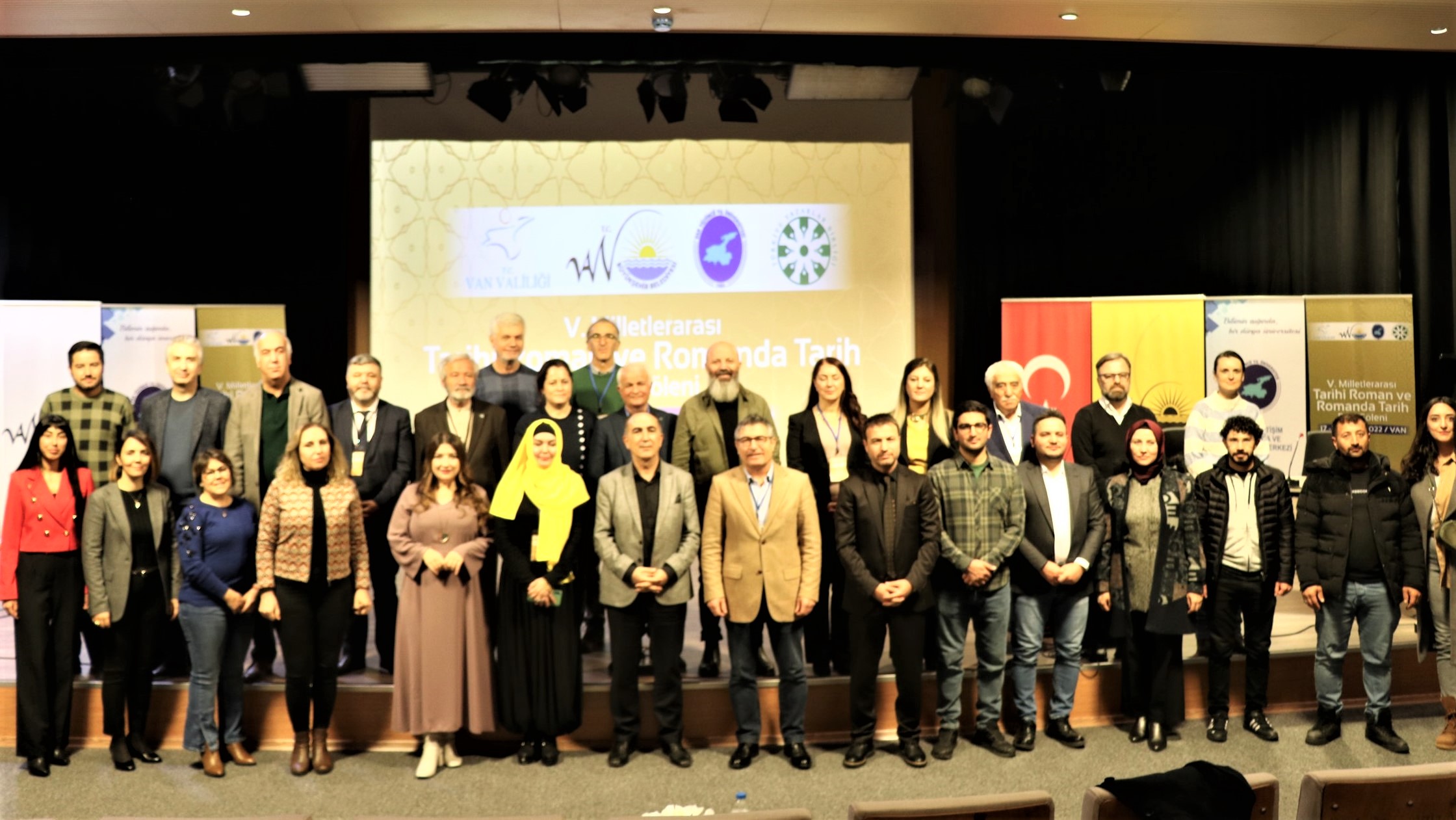 V. Milletlerarası Tarihî Roman ve Romanda Tarih Bilgi Şöleni Van’da yapıldı