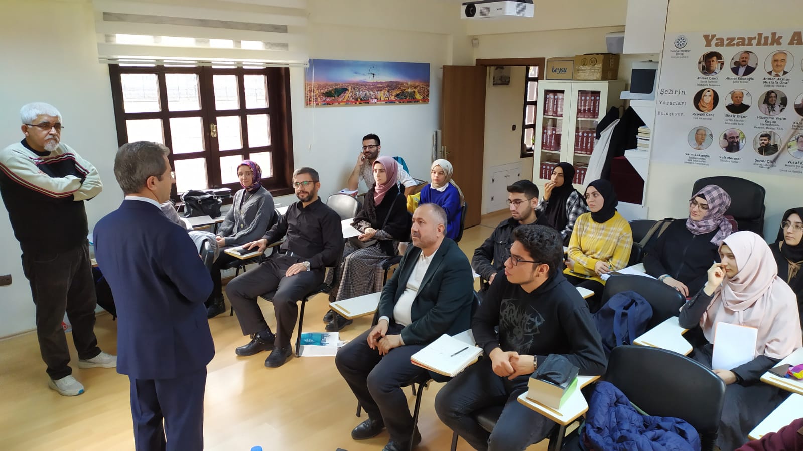 YAZARLIK ATÖLYESİ İLK İKİ DERSİNİ TAMAMLADI