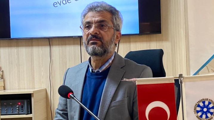 Prof. Dr. Parlak: "İslâm Savaşla Değil Barış ile Yayılabilir"