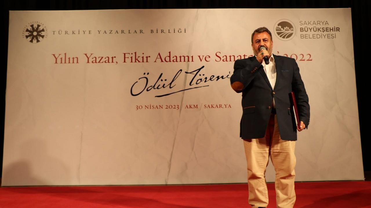 Türkiye Yazarlar Birliği’nden Adnan Öksüz'e 'Yılın Yazarı' ödülü