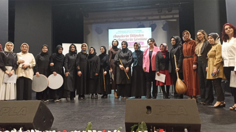 TYB Erzurum Şubesi depremzede annelerin gününü şiirlerle kutladı